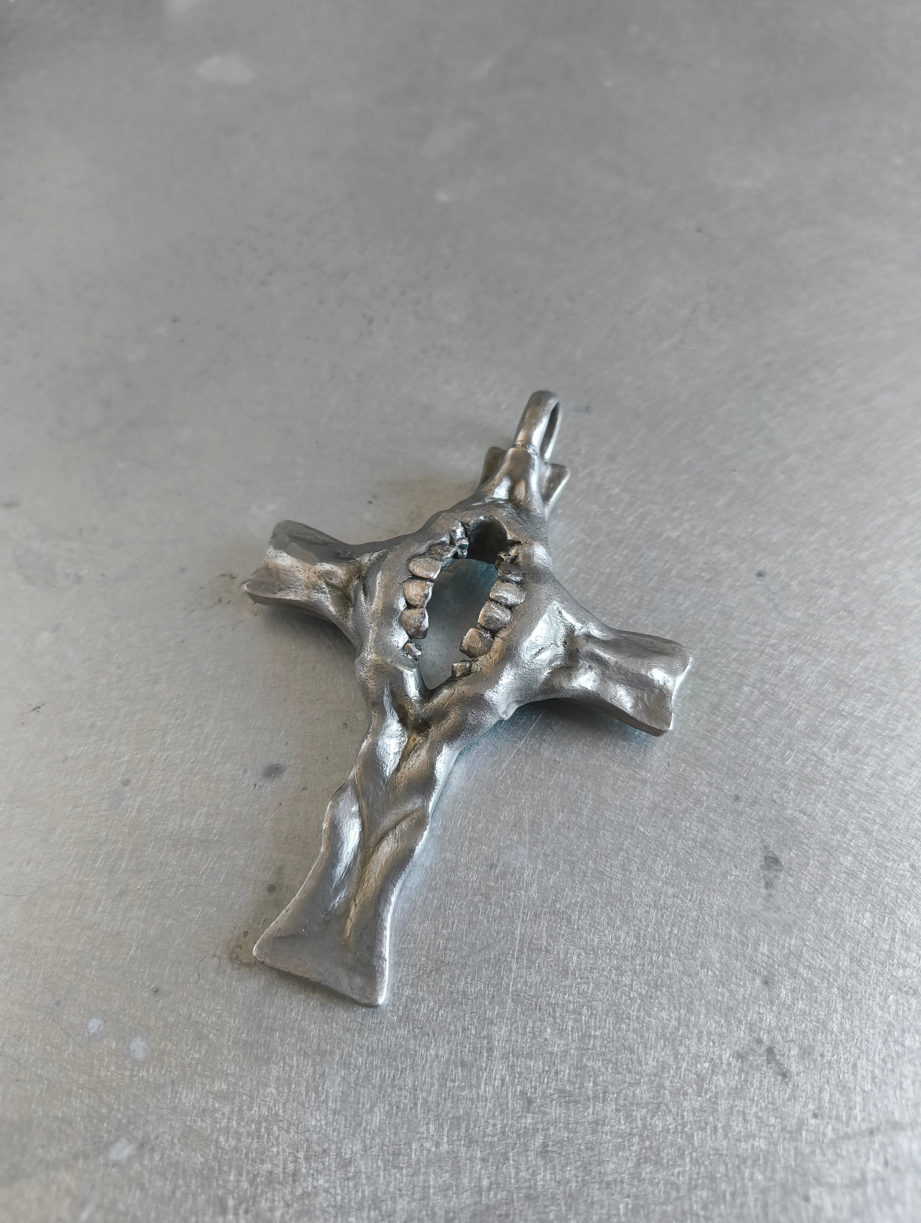 Pendentif Teeth 03