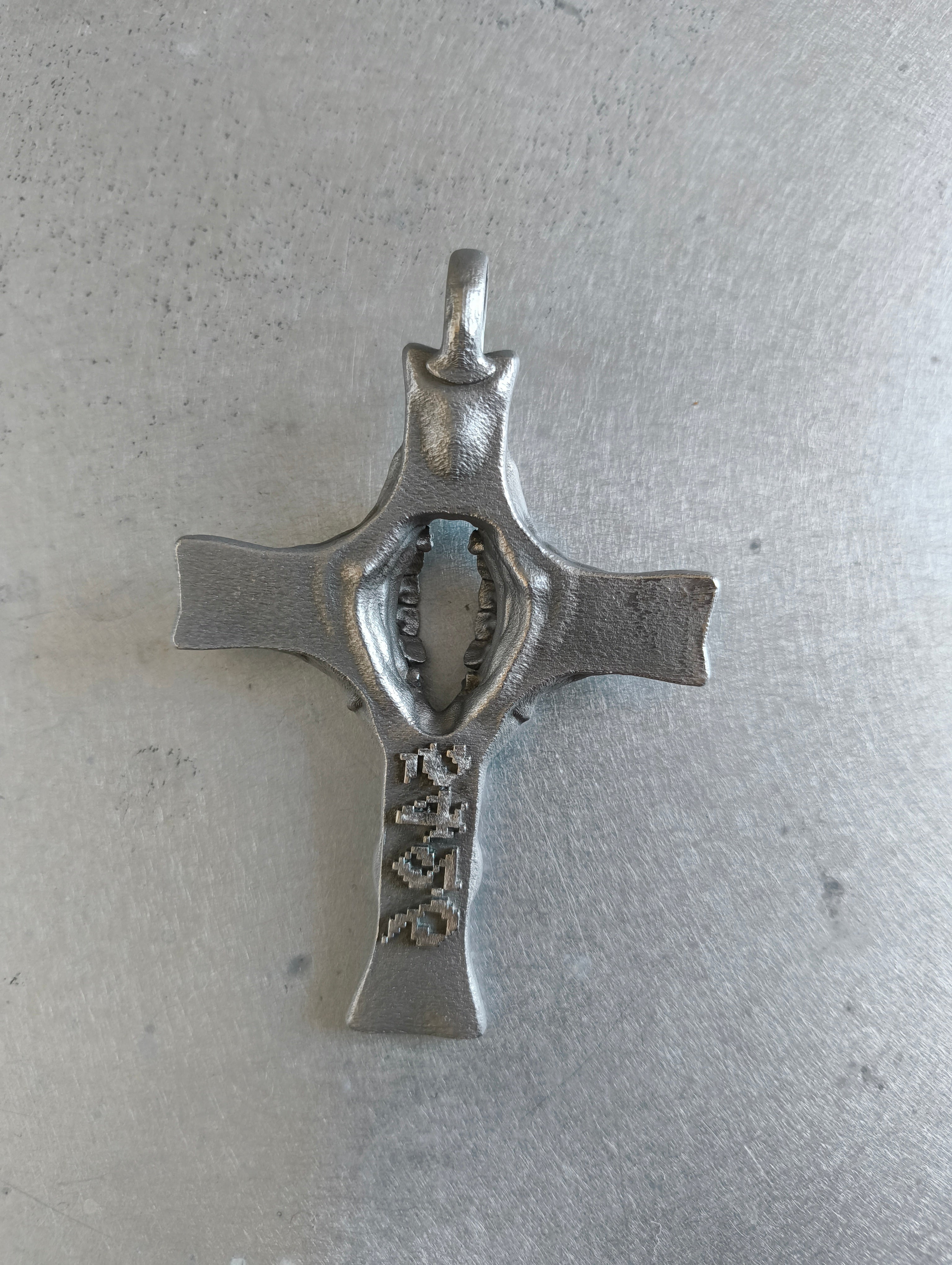 Pendentif Teeth 03