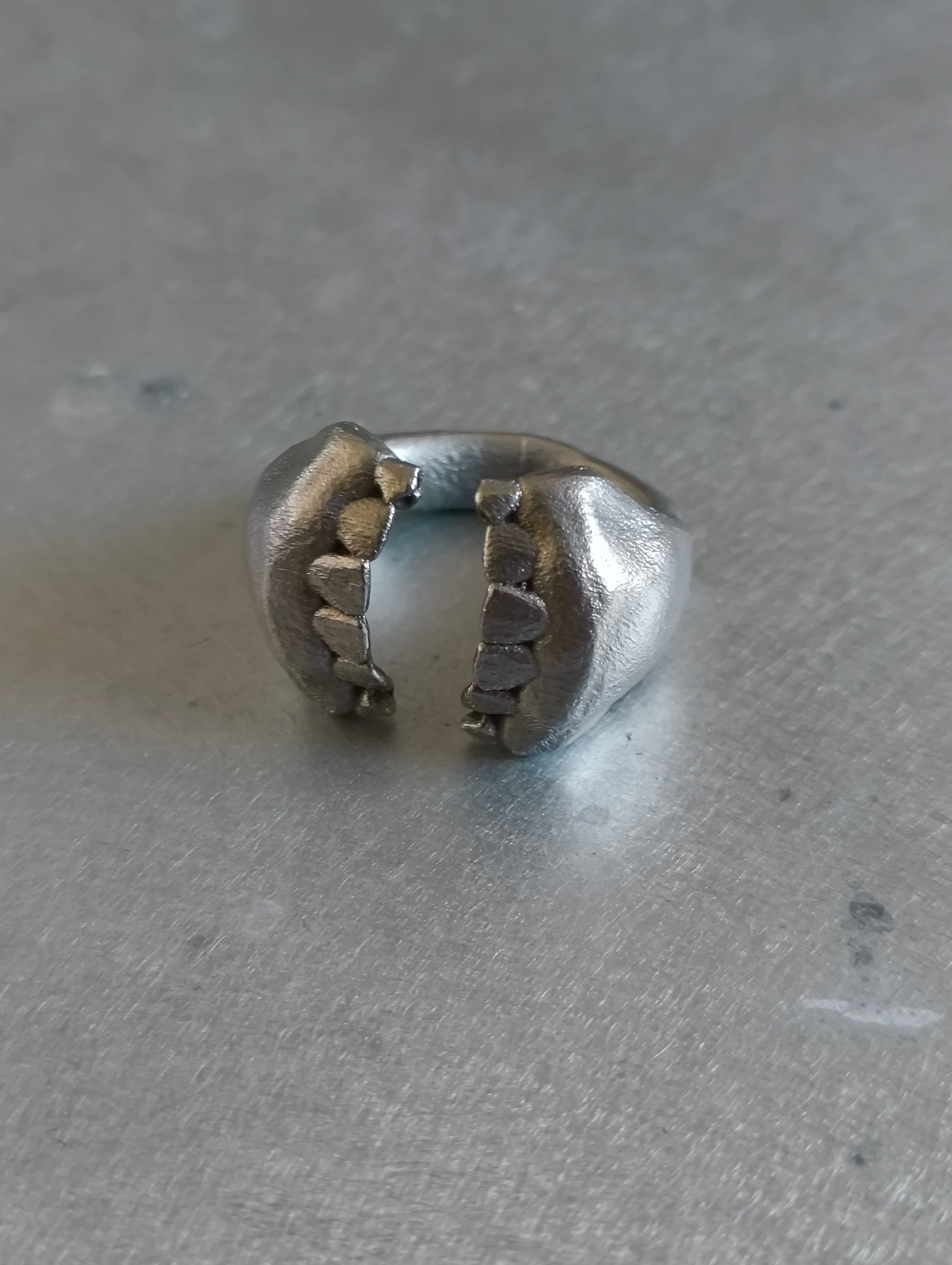 Teeth 02 ring
