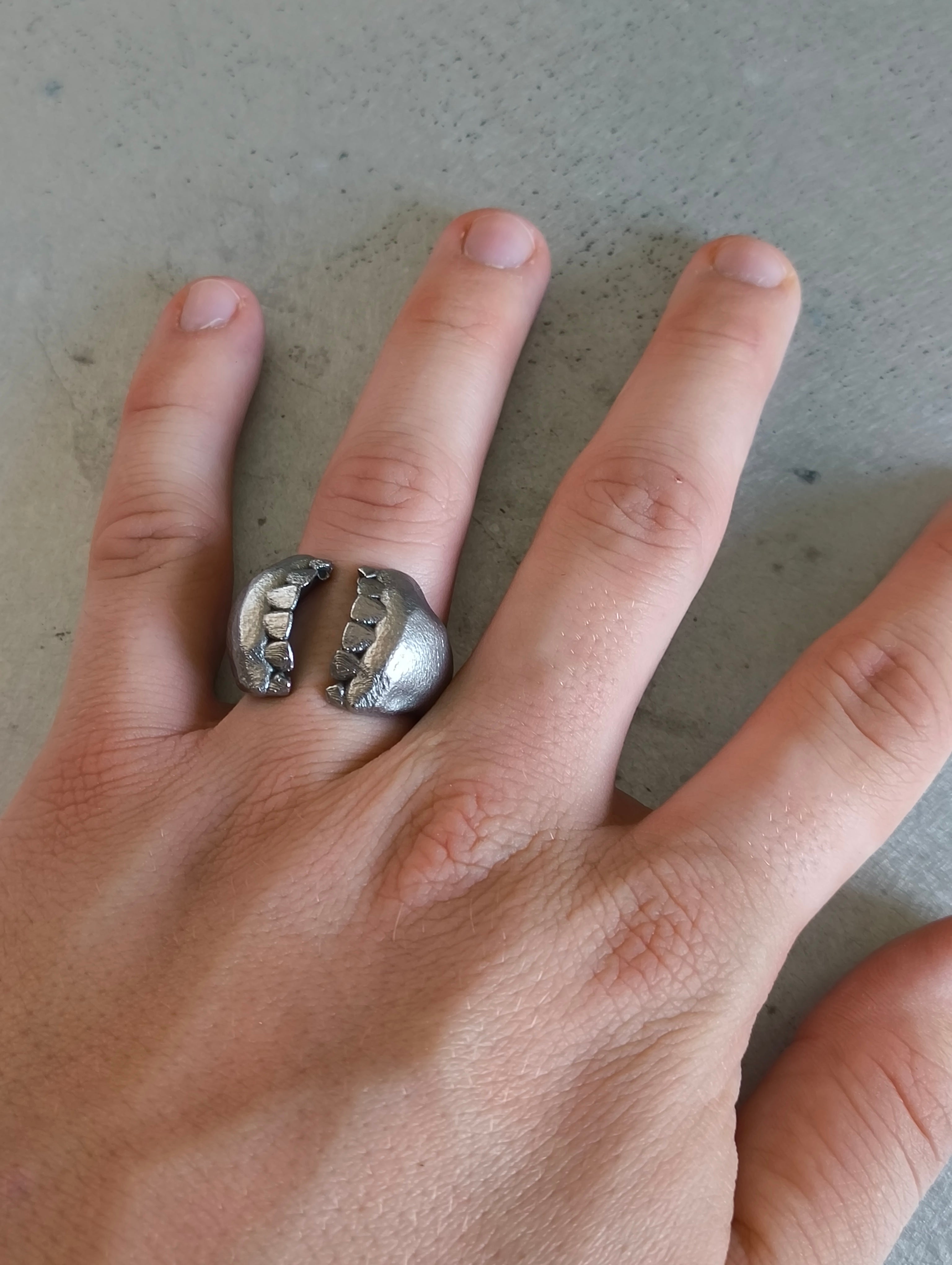 Teeth 02 ring